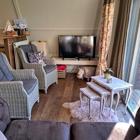 Tipi D'Amis Villa ดูร์บี ภายนอก รูปภาพ